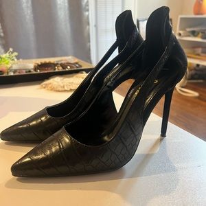 Lulus black point toe pump